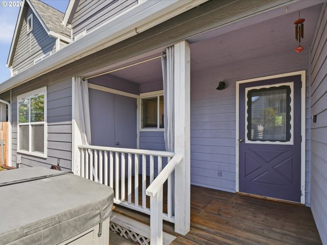 536 Ne GOING St, Portland, OR 97211