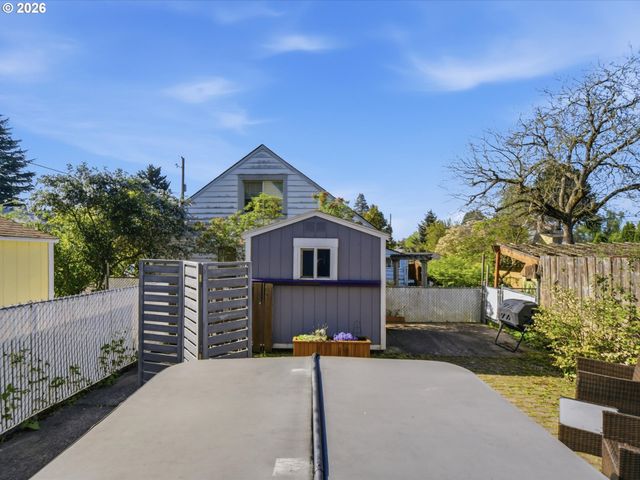 536 Ne GOING St, Portland, OR 97211