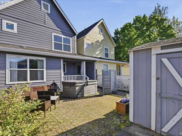 536 Ne GOING St, Portland, OR 97211