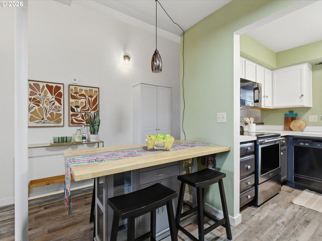 536 Ne GOING St, Portland, OR 97211