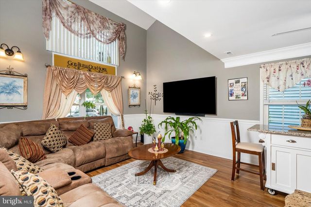 74 WINCHESTER DR, Hightstown, NJ 08520