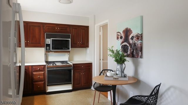 4 Cowperthwaite Sq, Westfield Town, NJ 07090