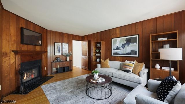 4 Cowperthwaite Sq, Westfield Town, NJ 07090