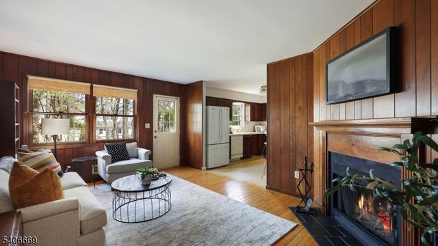 4 Cowperthwaite Sq, Westfield Town, NJ 07090