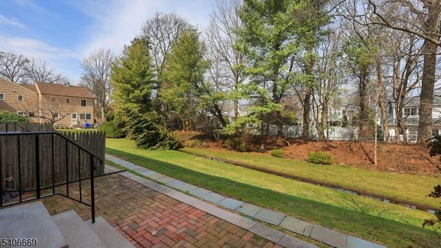 4 Cowperthwaite Sq, Westfield Town, NJ 07090
