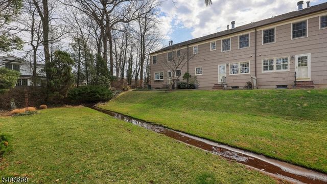 4 Cowperthwaite Sq, Westfield Town, NJ 07090