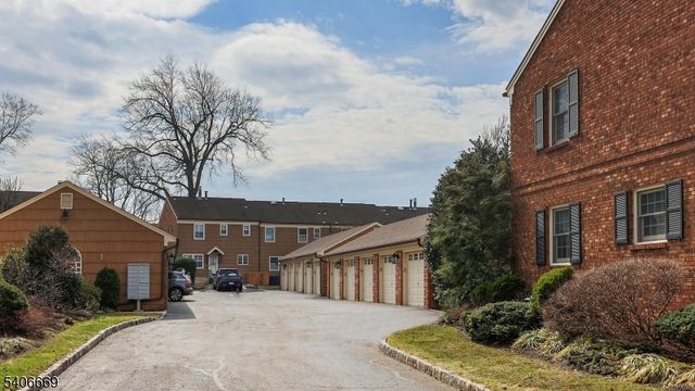 4 Cowperthwaite Sq, Westfield Town, NJ 07090