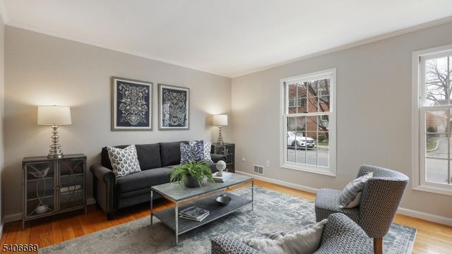 4 Cowperthwaite Sq, Westfield Town, NJ 07090