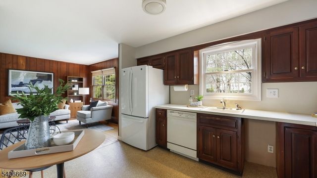 4 Cowperthwaite Sq, Westfield Town, NJ 07090