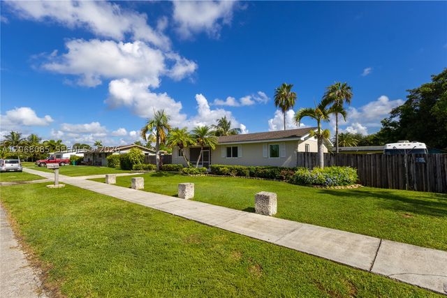 16521 SW 294th Ter, Homestead, FL 33033