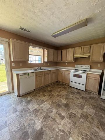 1750 Bob White Lane SE, Conyers, GA 30013