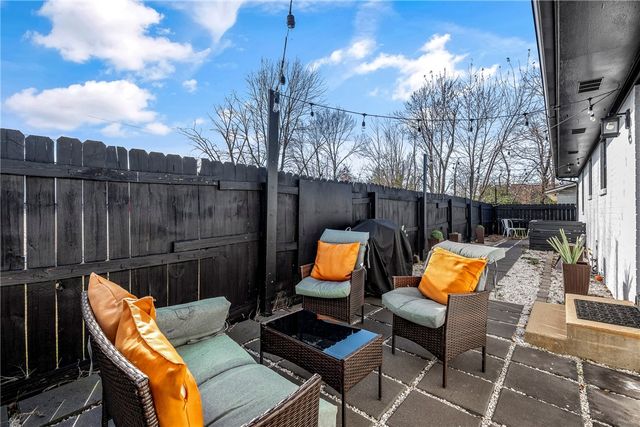 110 13th Street, Bentonville, AR 72712