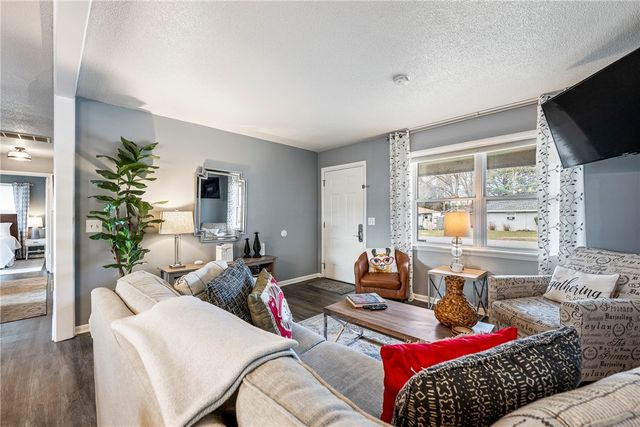 110 13th Street, Bentonville, AR 72712