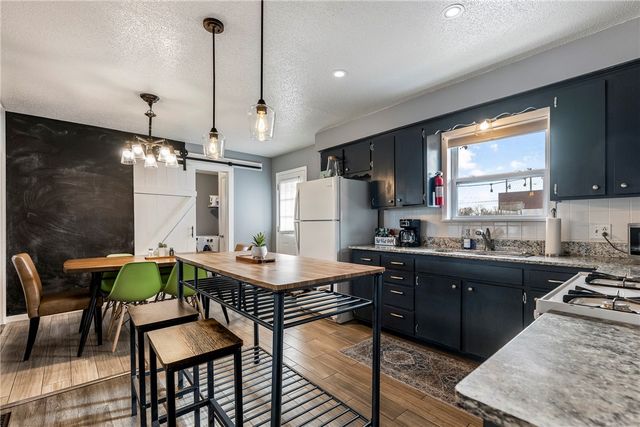 110 13th Street, Bentonville, AR 72712