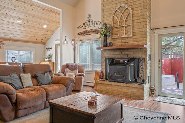 900 PONDEROSA RD, Cheyenne, WY 82009