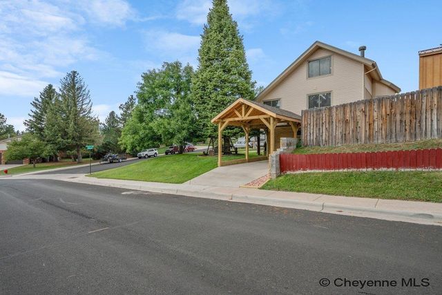 900 PONDEROSA RD, Cheyenne, WY 82009