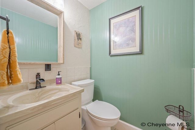 900 PONDEROSA RD, Cheyenne, WY 82009