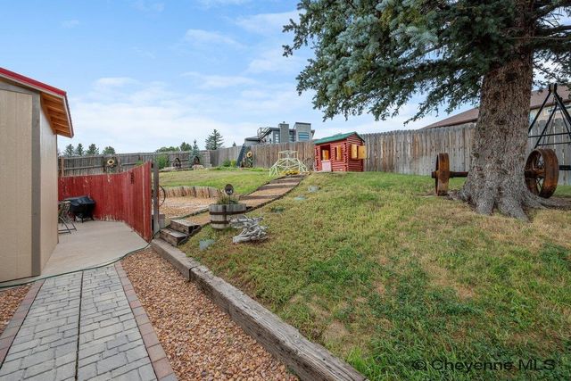 900 PONDEROSA RD, Cheyenne, WY 82009