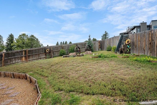 900 PONDEROSA RD, Cheyenne, WY 82009