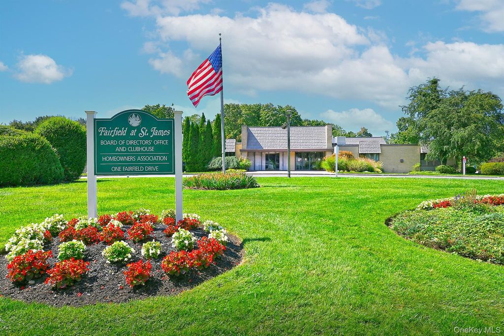 704 Cabot Court W, Saint James, NY 11780