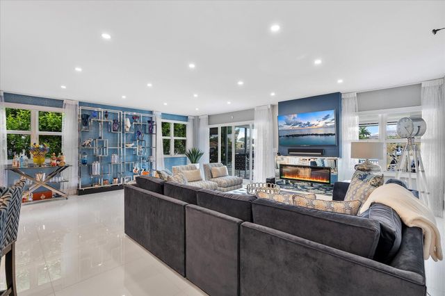 615 Bayshore Dr 106, Fort Lauderdale, FL 33304