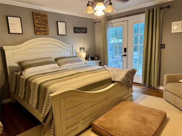 1203 Yupon Street, El Campo, TX 77437