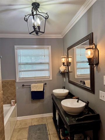 1203 Yupon Street, El Campo, TX 77437