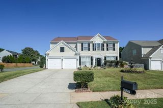 8727 Fieldcroft Drive, Charlotte, NC 28277