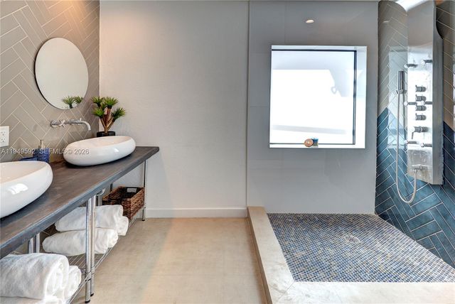 818 NW 47th St, Miami, FL 33127