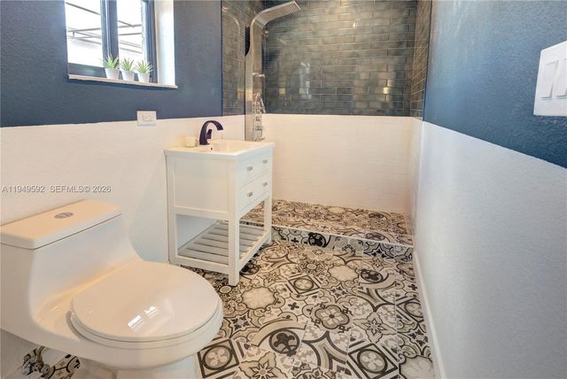 818 NW 47th St, Miami, FL 33127