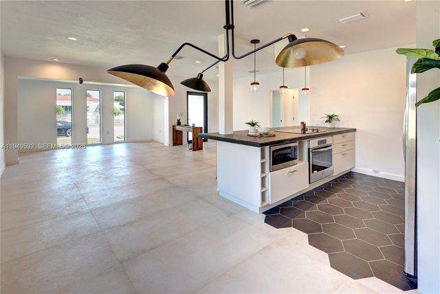 818 NW 47th St, Miami, FL 33127