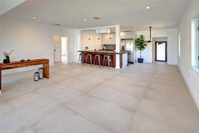 818 NW 47th St, Miami, FL 33127