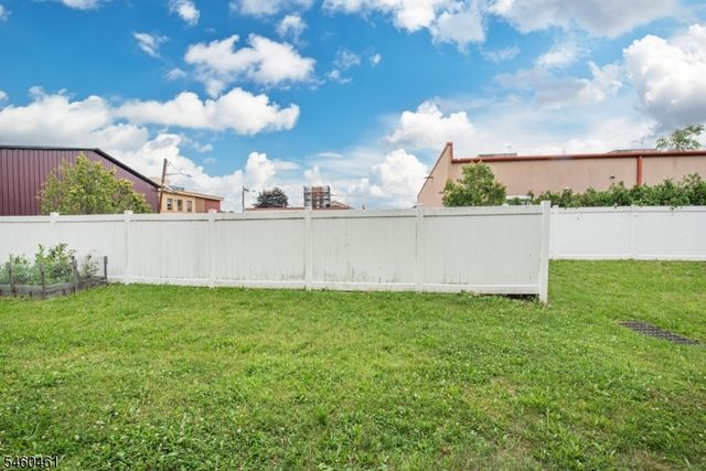 24 Van Pelt Pl B, Little Falls Twp., NJ 07424