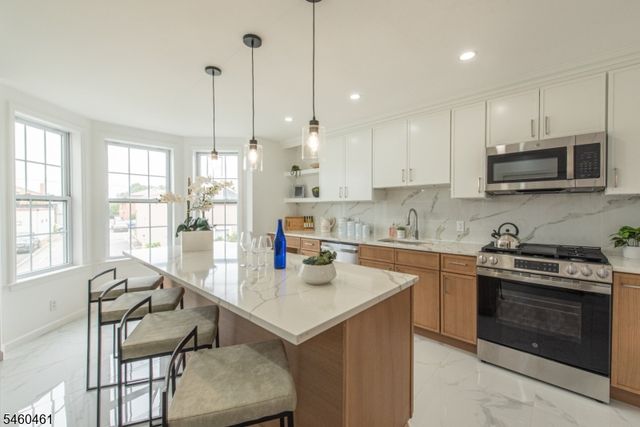 24 Van Pelt Pl B, Little Falls Twp., NJ 07424