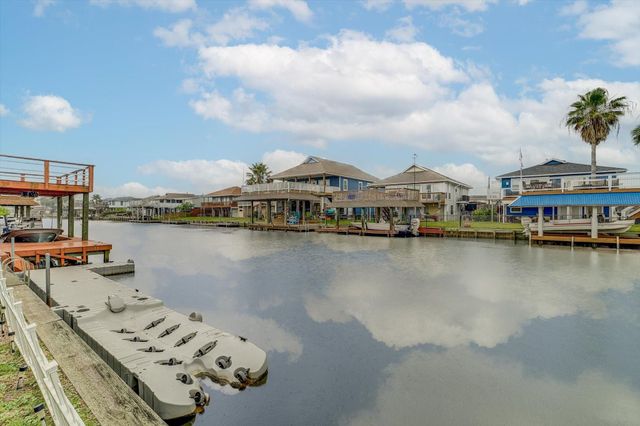 313 Ling, Bayou Vista, TX 77563