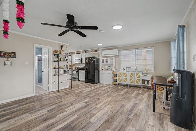313 Ling, Bayou Vista, TX 77563