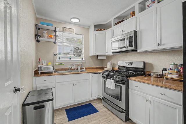 313 Ling, Bayou Vista, TX 77563