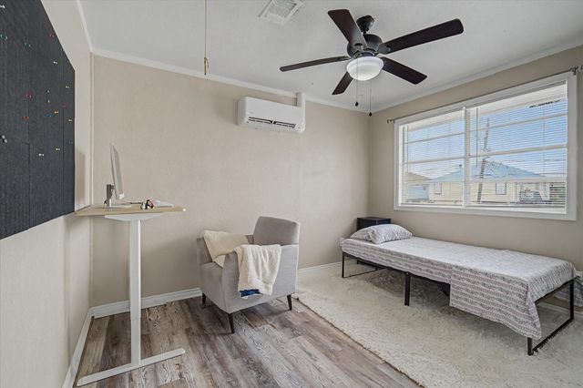 313 Ling, Bayou Vista, TX 77563