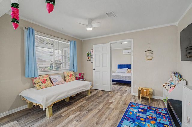 313 Ling, Bayou Vista, TX 77563