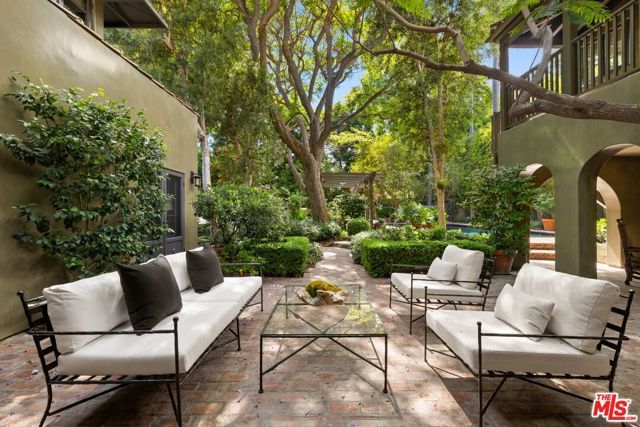 159 N Cliffwood Avenue, Los Angeles, CA 90049