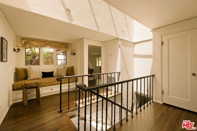 159 N Cliffwood Avenue, Los Angeles, CA 90049