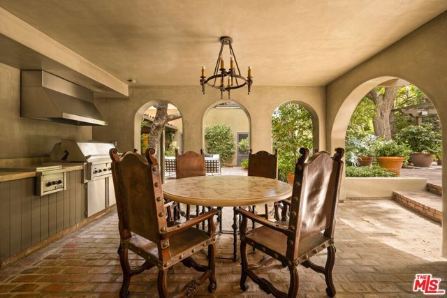 159 N Cliffwood Avenue, Los Angeles, CA 90049