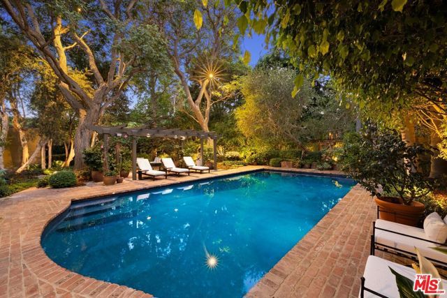 159 N Cliffwood Avenue, Los Angeles, CA 90049