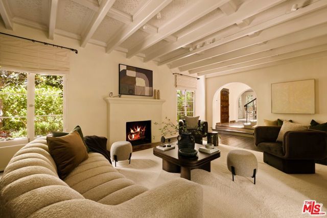 159 N Cliffwood Avenue, Los Angeles, CA 90049