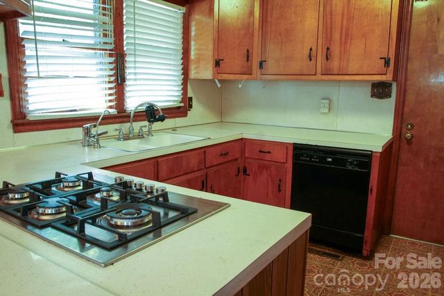 905 S 10th Street, Bessemer City, NC 28016