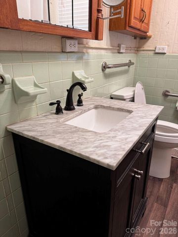 905 S 10th Street, Bessemer City, NC 28016