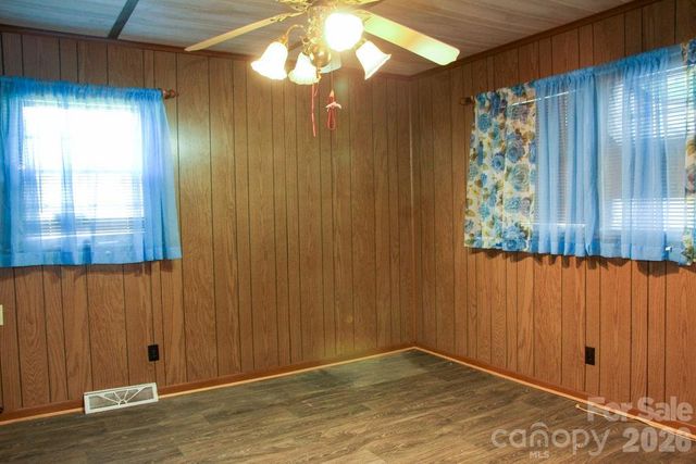905 S 10th Street, Bessemer City, NC 28016
