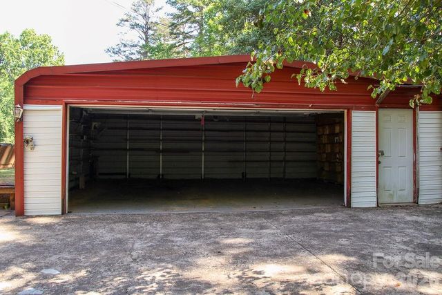 905 S 10th Street, Bessemer City, NC 28016