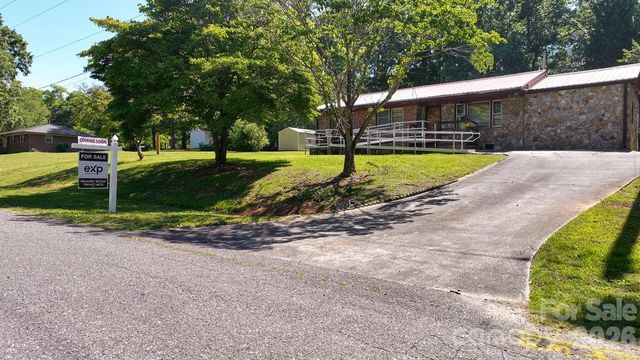 905 S 10th Street, Bessemer City, NC 28016