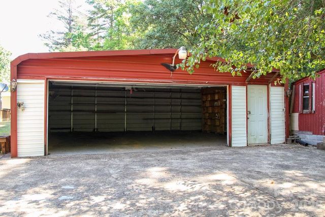 905 S 10th Street, Bessemer City, NC 28016